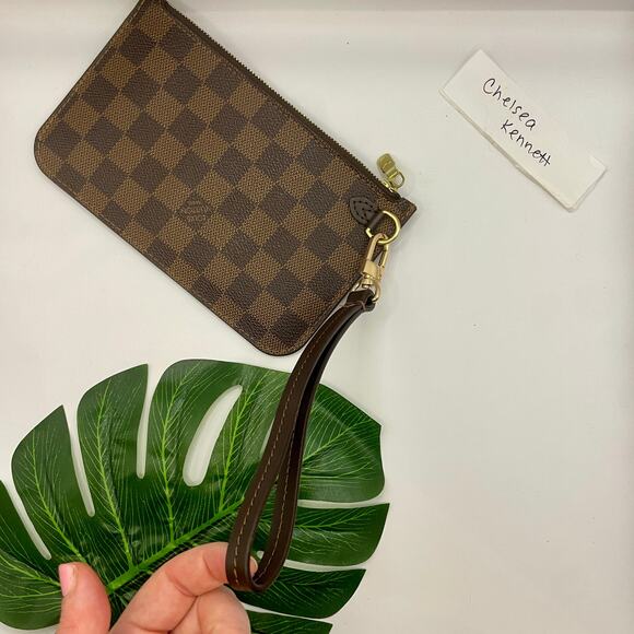 Louis Vuitton Neverfull Clutch Purse Pouch Damier Ebene Interior Everyday Travel - Picture 4 of 16